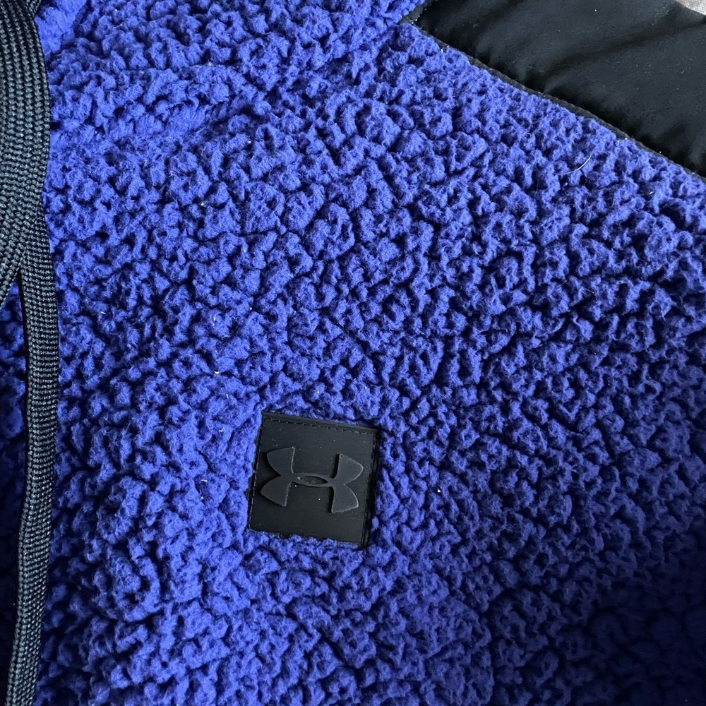 Women’s UA Sherpa hoodie size small - Picture 2 of 6